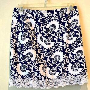 Ann Taylor blue and white skirt with lace women’s size 8 petite